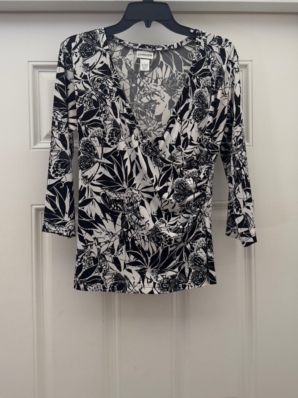 Chico's Black and White Botanical Faux-Wrap Top Size 1 (M)